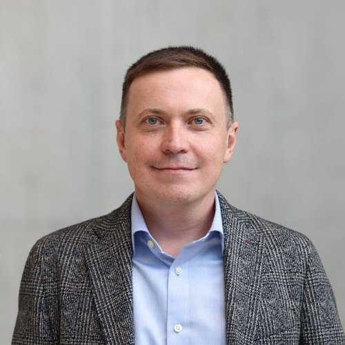 Alexei Lakhov headshot
